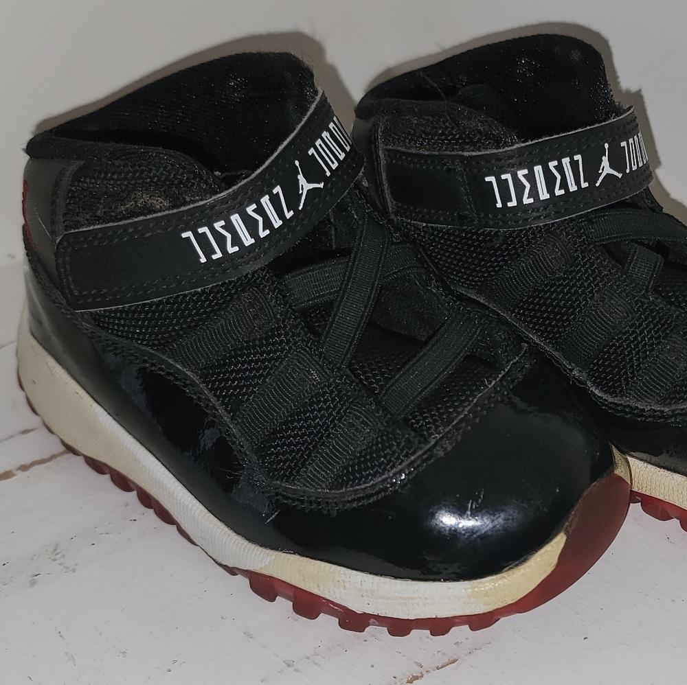 Jordan 11 Bred 8c
